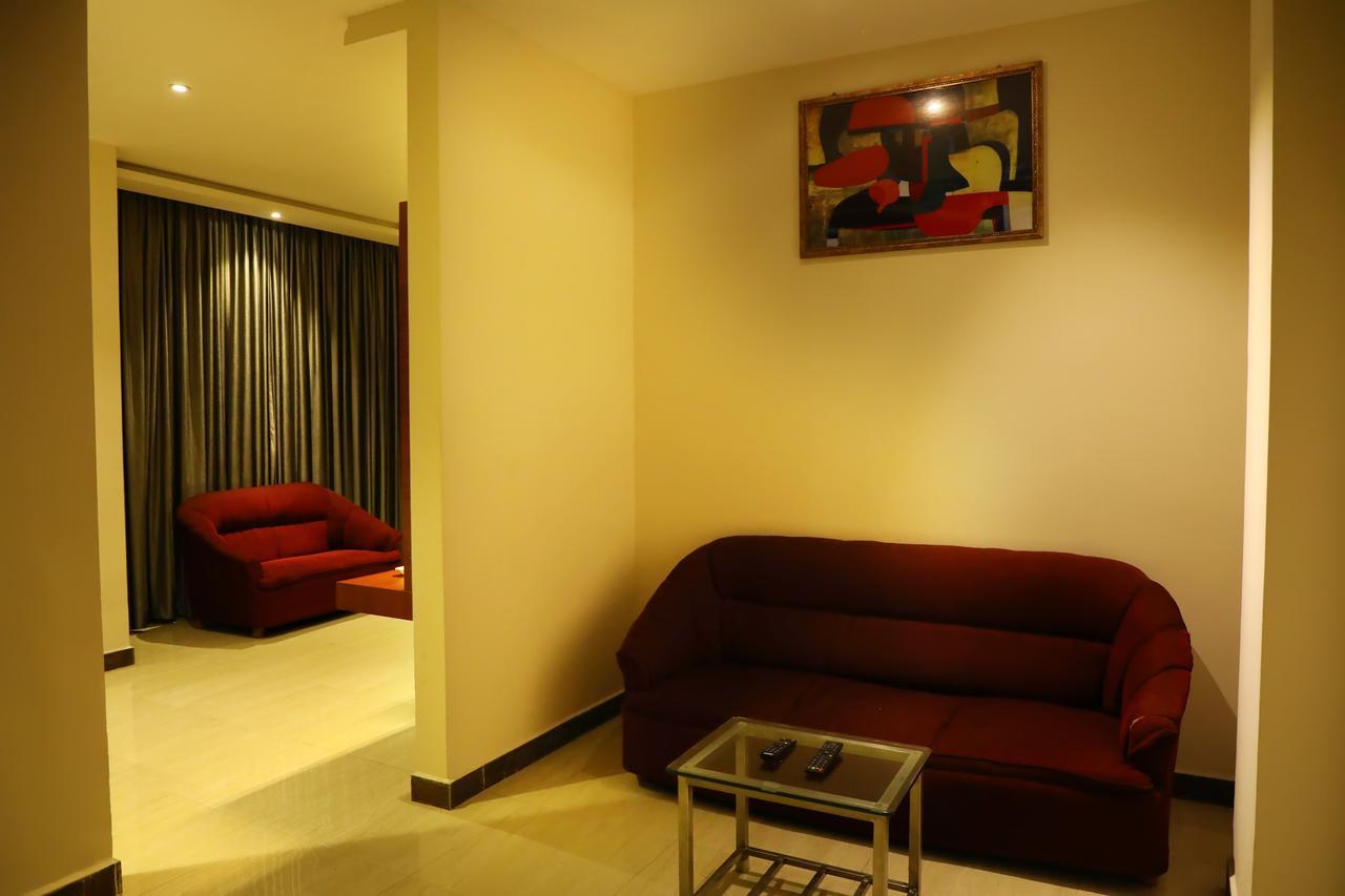 Avenue Hotel Chennai Exterior photo