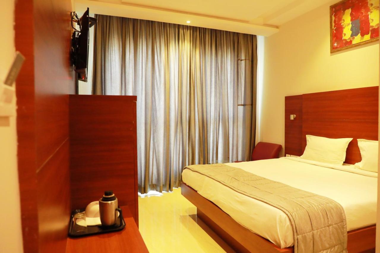 Avenue Hotel Chennai Exterior photo