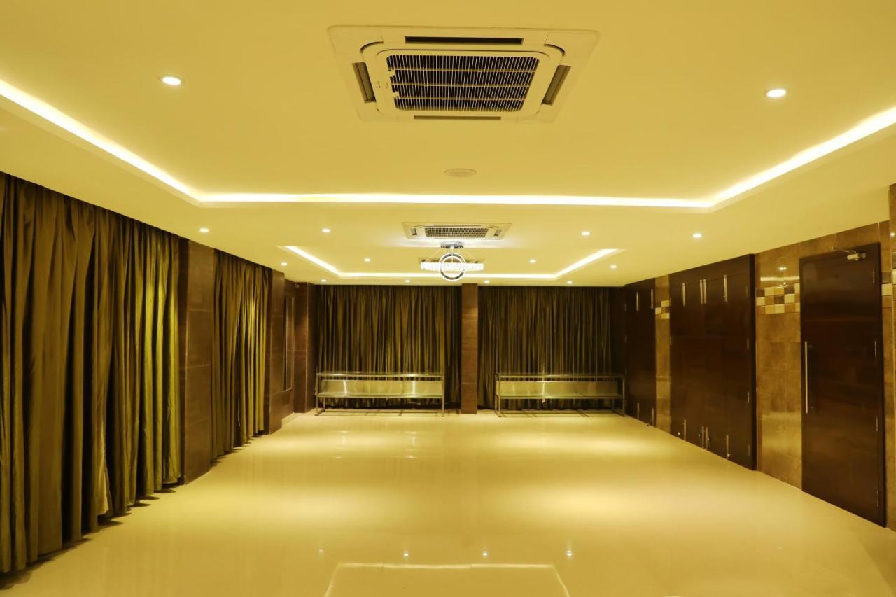 Avenue Hotel Chennai Exterior photo